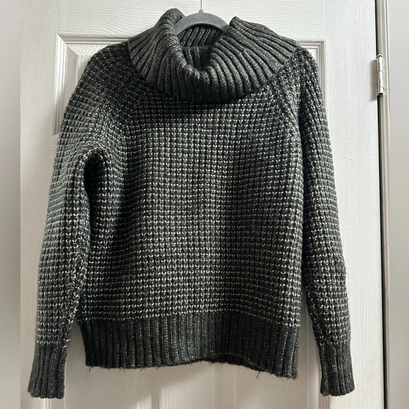 Loft Outlet Sweater, Large - Picture 2 of 5